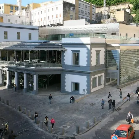 Oasi - Metro Montesanto, Centro Storico Nápoly